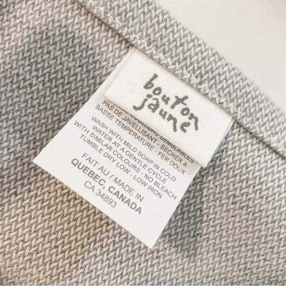 Liquidation Sale: BNWT Made in Canada: Bouton Jaune | Gray Nursery Blanket - Picture 4 of 6